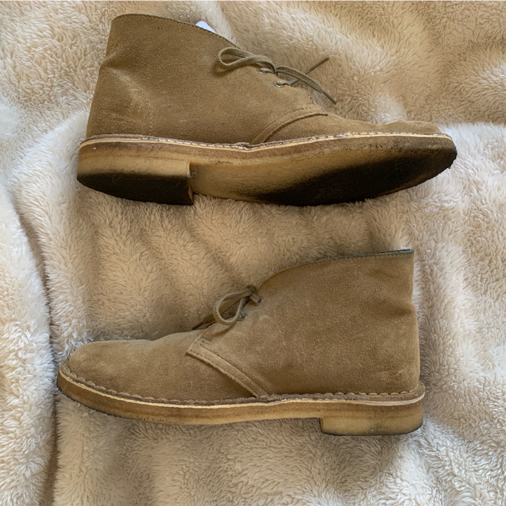 Clarks Women's Light Tan Suede Desert Boots - Picture 3 of 10